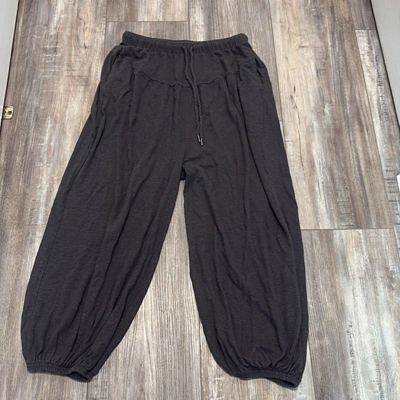 Aerie Baggy Barrel Leg Harem Style Loungewear Pants in Smoked Gray size medium - Picture 2 of 6